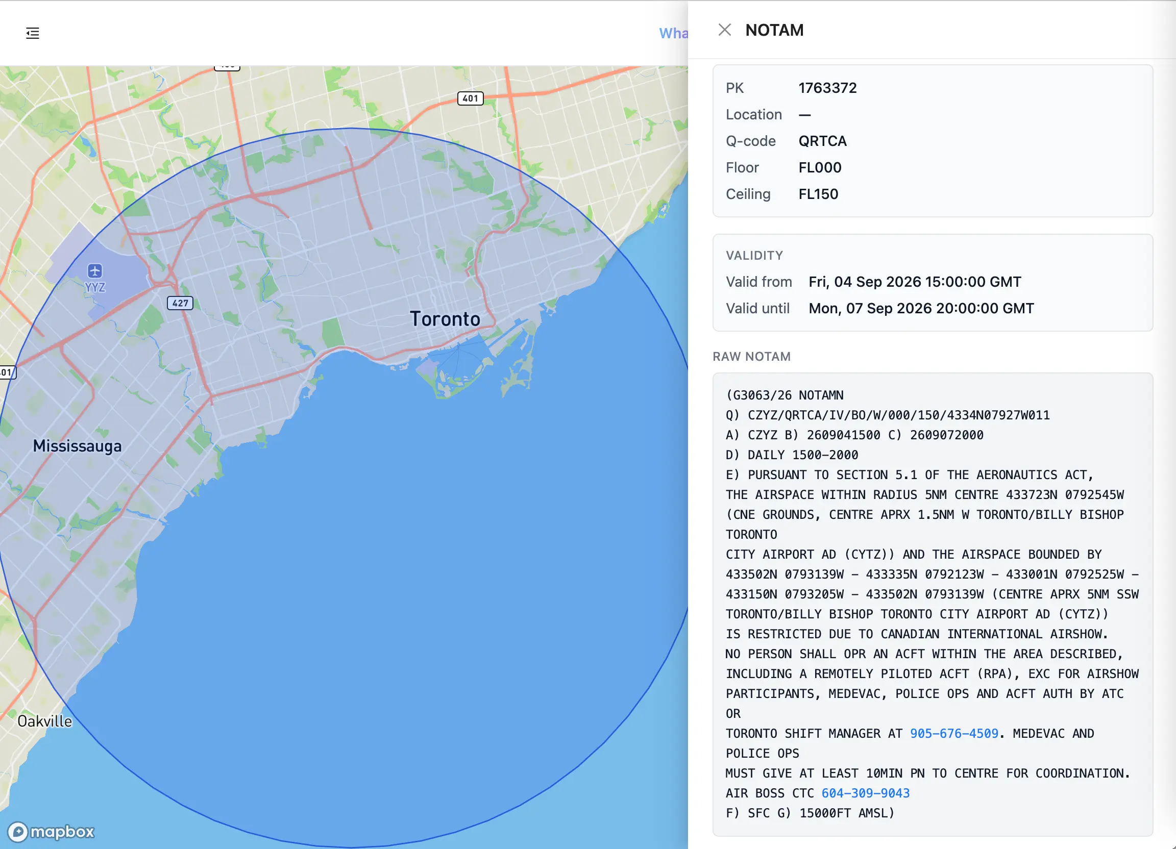 Polygones de restriction NOTAM bleus et marqueurs ponctuels superposés à la carte d'espace aérien